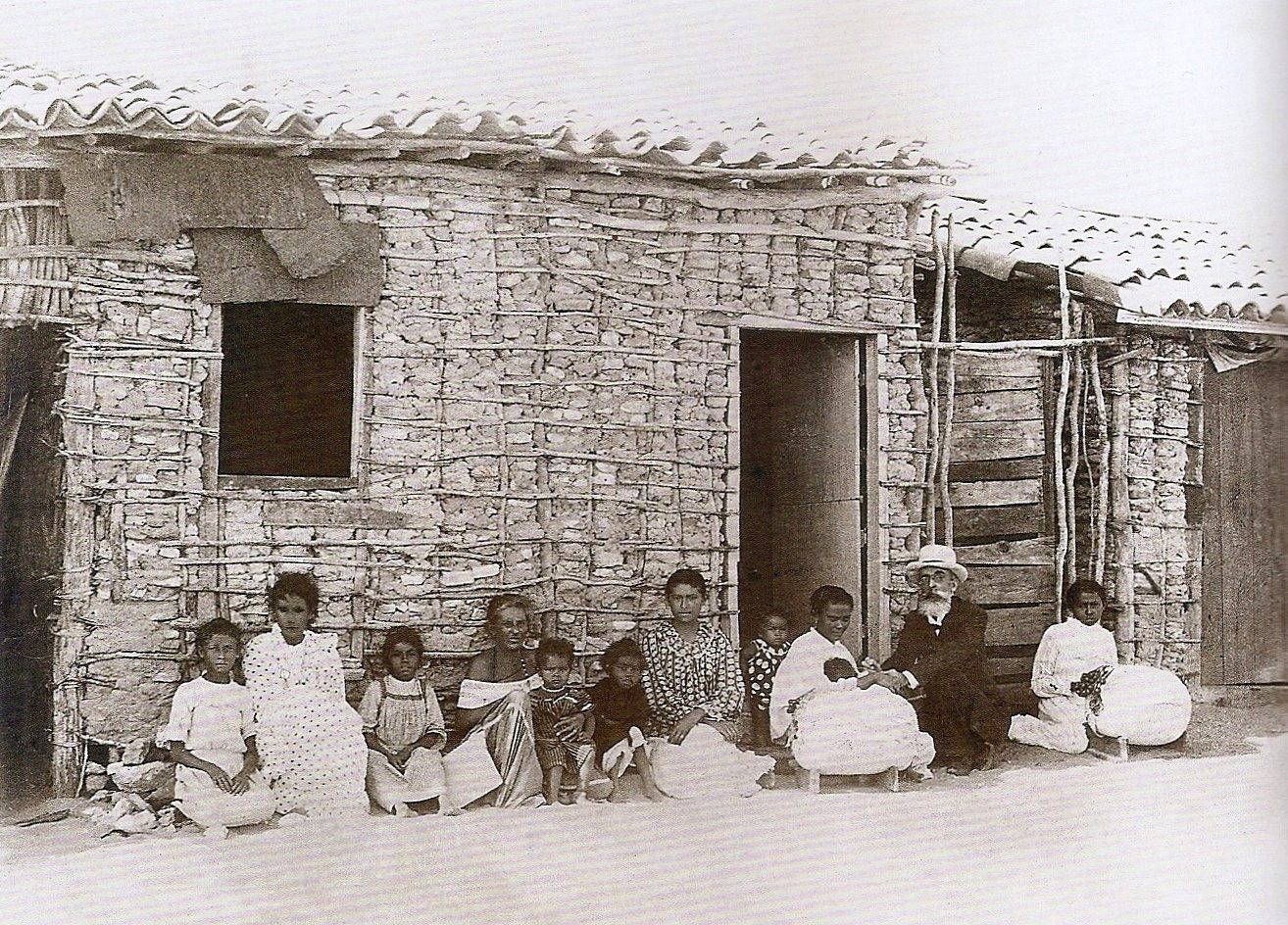 Vacinação contra a varíola em Fortaleza — Ceará, 1907 (fotografia histórica)