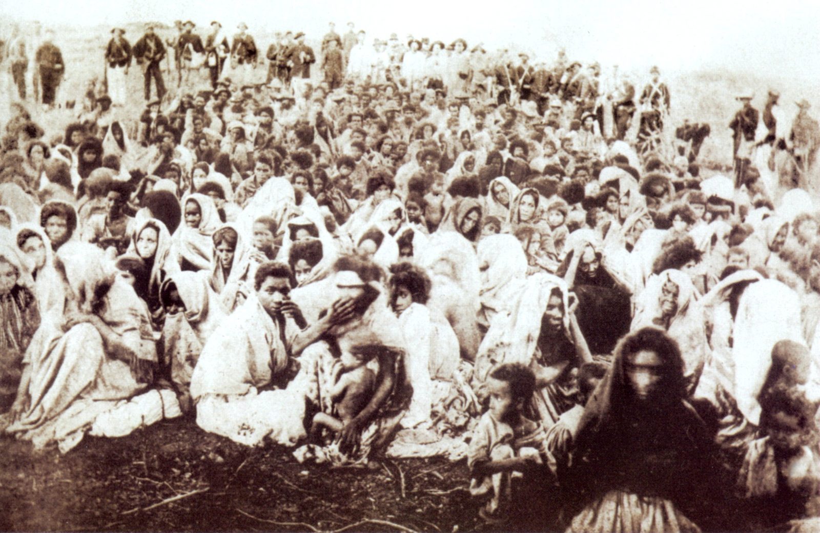 Prisioneiros de Canudos — Bahia, 1897 (fotografia histórica)